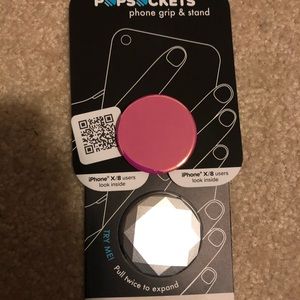 Pop sockets